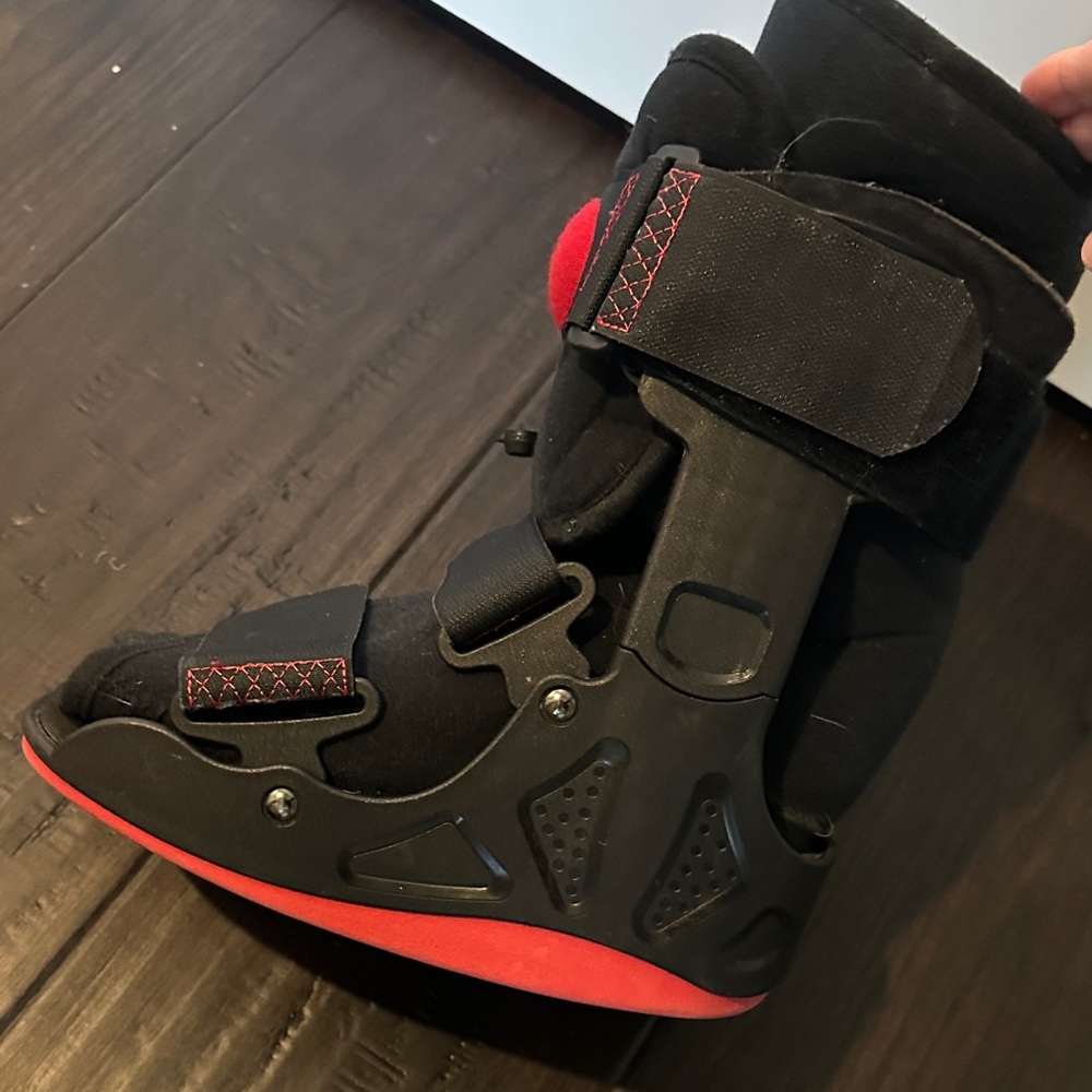 Walking Boot - Picture 4 of 4